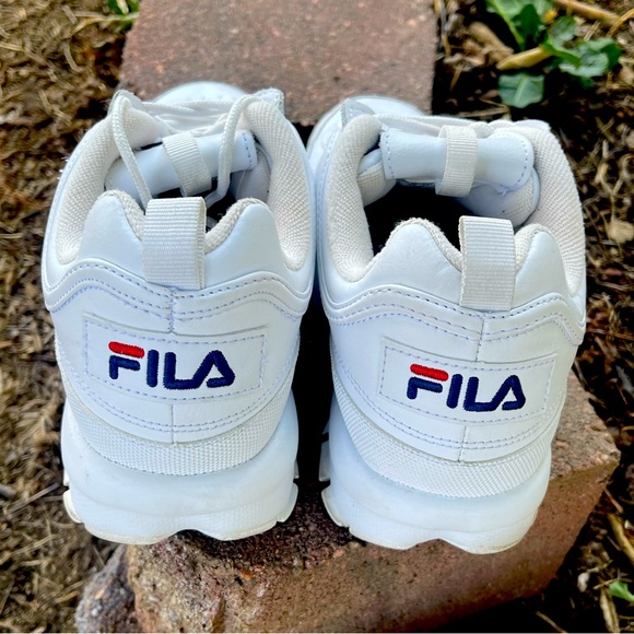 Filla Disruptor ll (Women’s size 8.5) - Picture 3 of 4